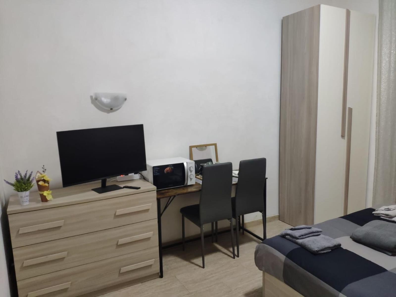 Alloggio in famiglia Deluxe - Close To Metro C Torrenova Station Roma